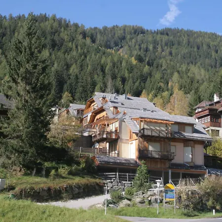 Spacious Near Ski Lift In
